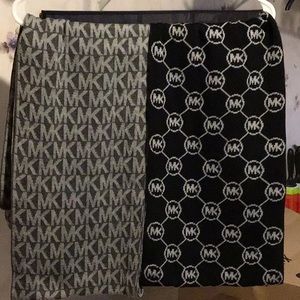 Set of 2 Michael Kors scarves